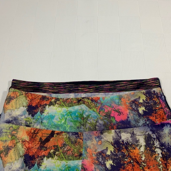 2 Cropped Leggings - Onzie and 90 Degree - Medium - Picture 3 of 12